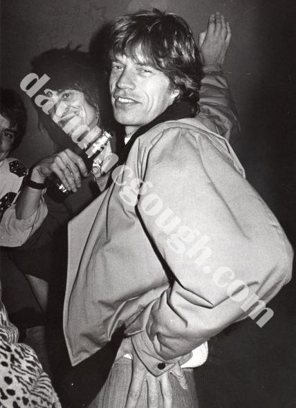 Mick Jagger with Ron Wood, 1982, NY 7.jpg